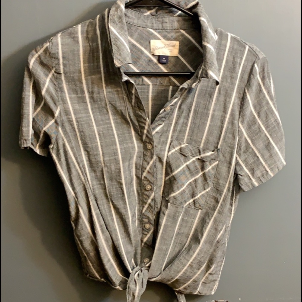 Tie front button-down crop